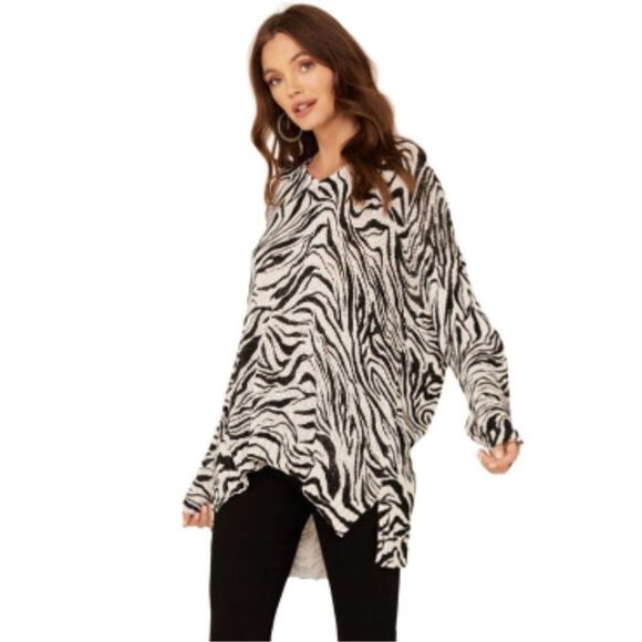 Show Me Your MuMu Hug Me Sweater Coconut Zebra Knit Sz XS (OVERSIZED) - Picture 2 of 8
